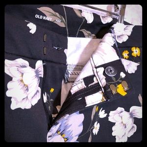 LAST CHANCW NWT Old Navy floral Pixie pants